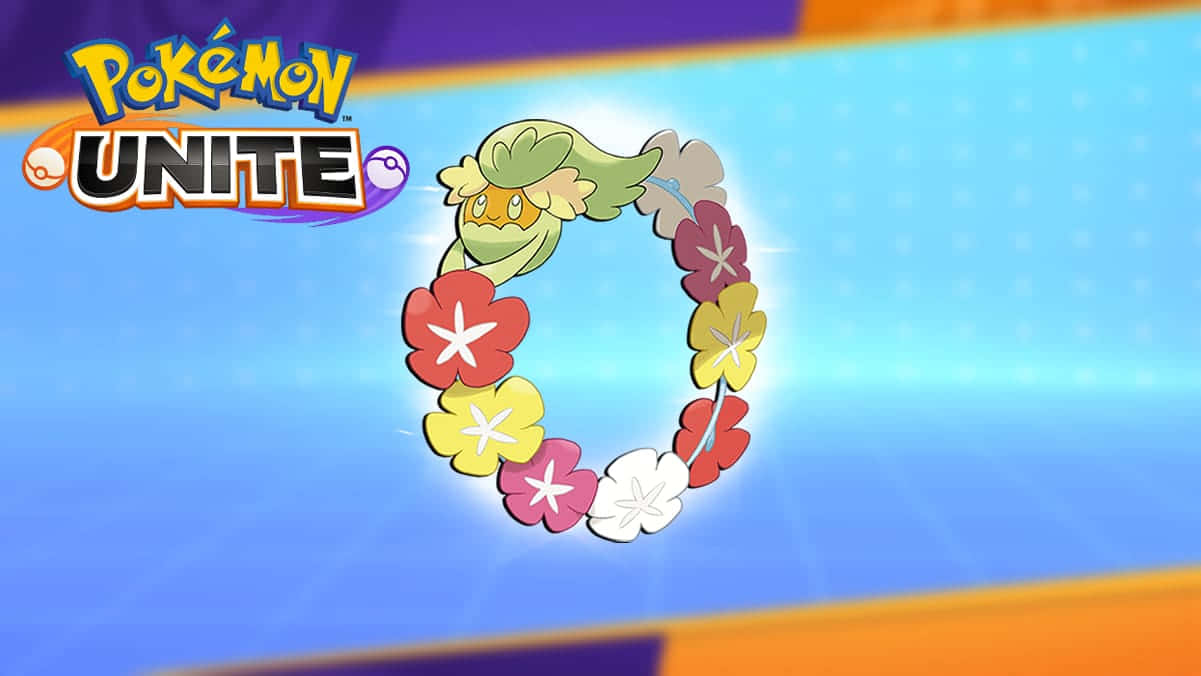 寶可夢 桌布 壁紙 — 一個充滿活力的 Pokémon Unite 標誌，一隻綠色 Pokémon 從色彩繽紛的花環中探出頭來，背景是明亮的藍色漸變。