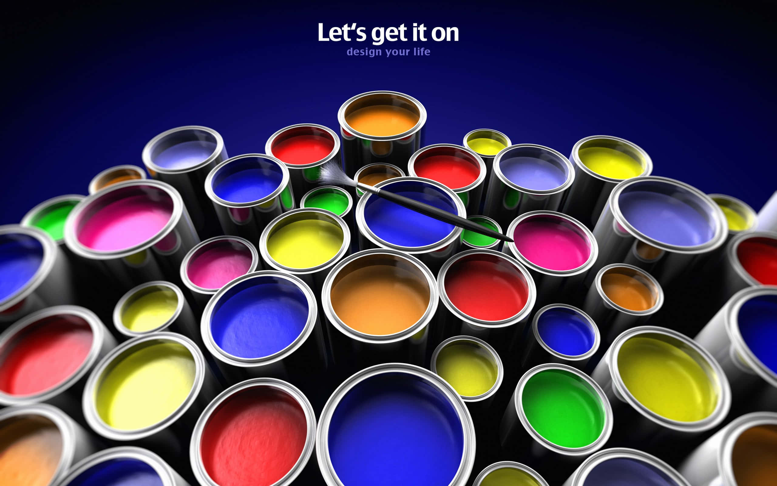 paint 桌布 壁紙 — 一個充滿活力的3D渲染，展示了各種顏色打開的油漆罐堆積在深藍色漸變背景上。