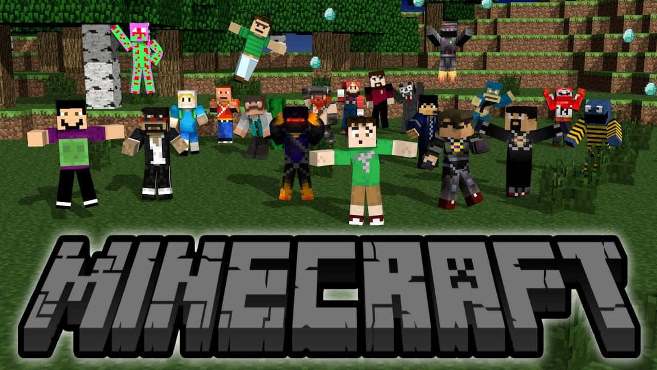 Minecraft Youtubers 桌布 壁紙 — 一個充滿活力的Minecraft場景，在草地生物群落中展示了多種像素化角色，並突出顯示了標誌性的遊戲標誌。