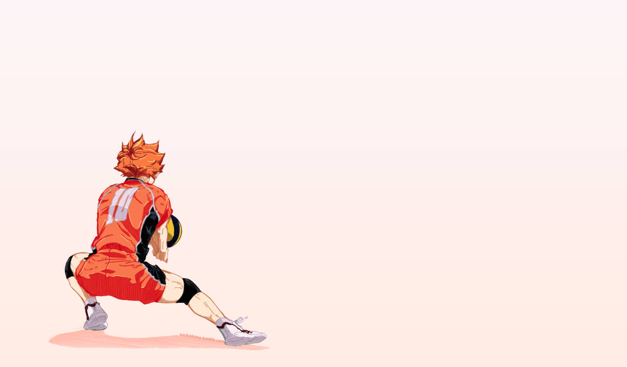 tetsuro kuroo 桌布 壁紙 — 一個充滿活力的動漫排球運動員，身穿紅色球衣，低蹲著拿著球，背景是柔和的桃色。