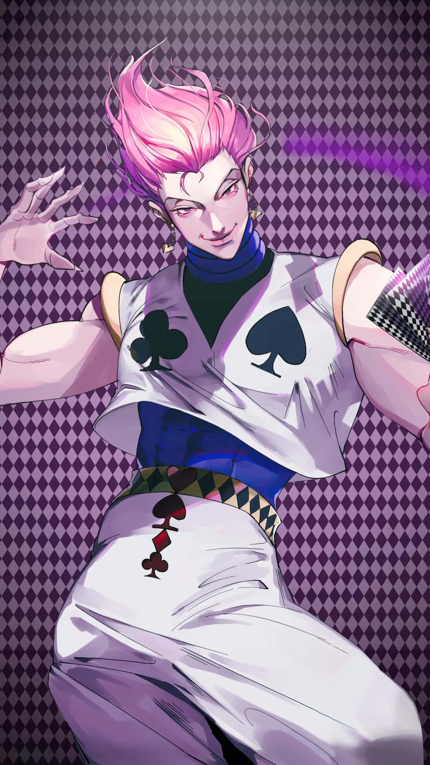 Hisoka Morow 桌布 壁紙 — 一個充滿活力的動漫角色，擁有粉紅色頭髮和卡片主題服裝，在紫色格子背景前自信地擺姿勢。