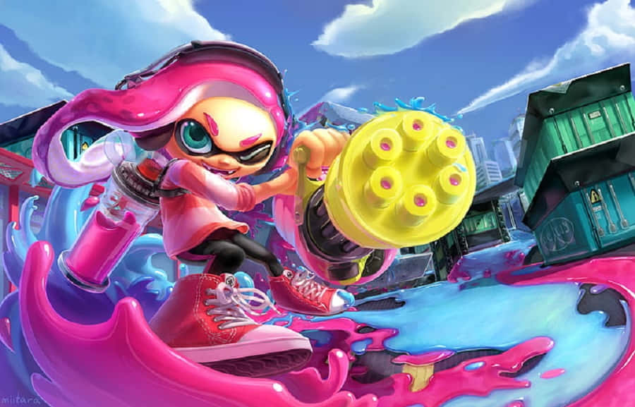 splatoon 2 桌布 壁紙 — 一個充滿活力的動漫風格角色，擁有粉紅色頭髮和護目鏡，在色彩繽紛的城市環境中，於旋轉的粉紅色和藍色油漆中揮舞著黃色墨水噴射器。