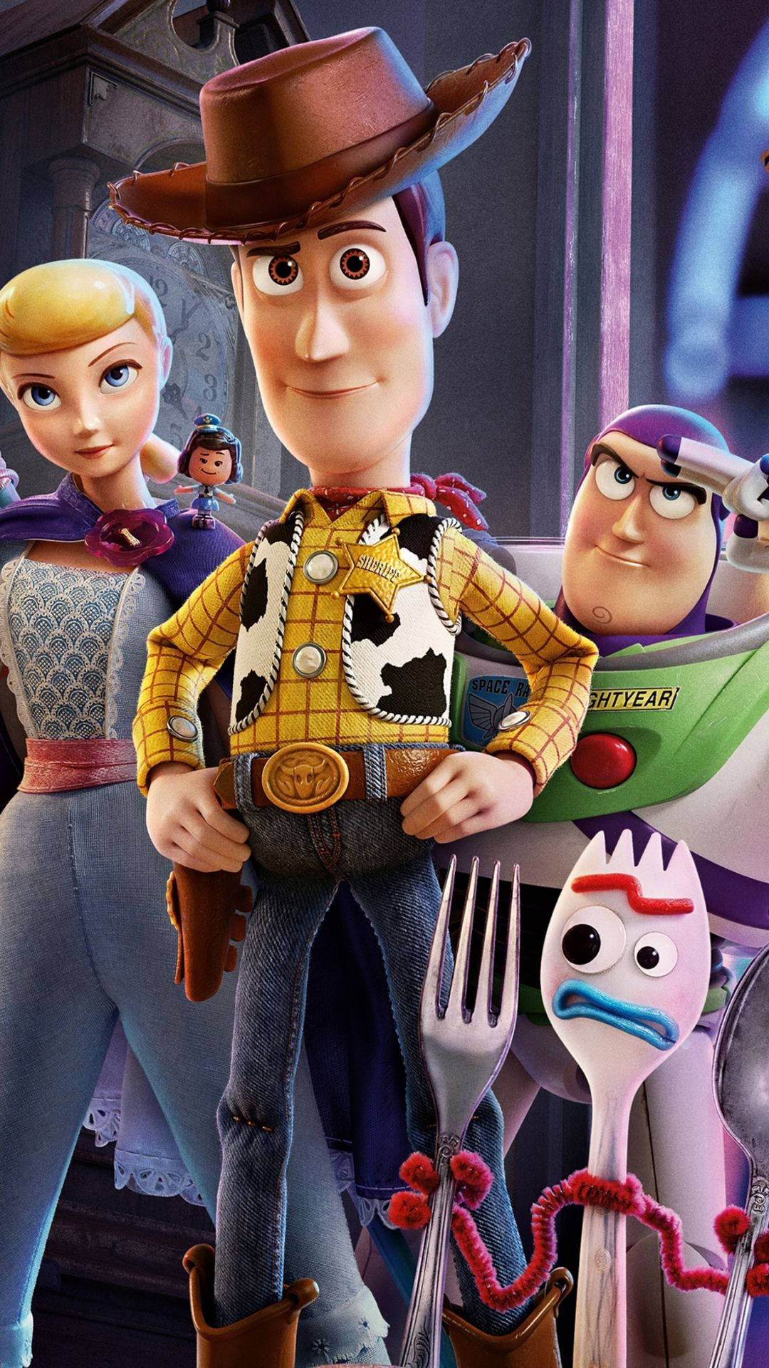 Toy Story 4 桌布 壁紙 — 一個充滿活力的動畫場景， featuring 胡迪、巴斯光年和其他玩具角色以俏皮的群體姿勢出現。
