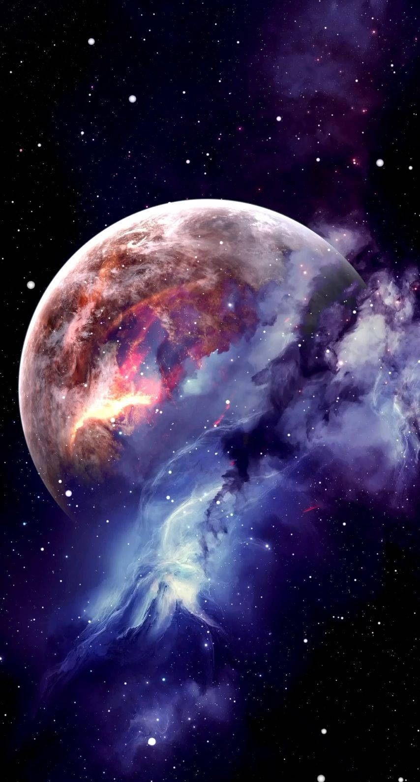 銀河 桌布 壁紙 — 一個充滿活力的宇宙場景，展示了一顆發光的行星，表面有火紅和橙色的細節，周圍環繞著旋轉的紫色和藍色星雲，背景是星空。