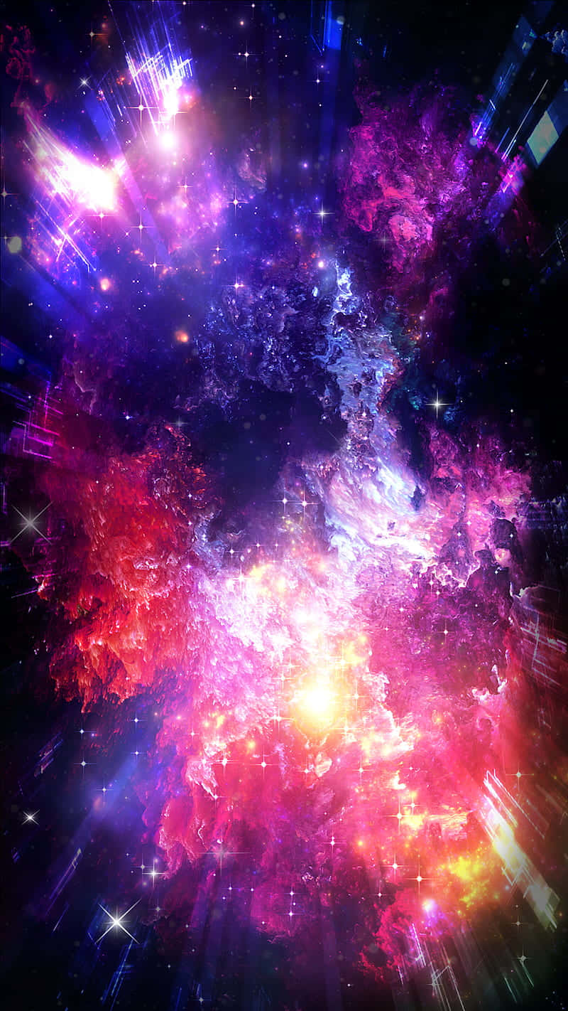 背景 桌布 壁紙 — 一個充滿活力的宇宙星雲，在星空中爆發著旋轉的粉紅色、紫色和金色氣體。
