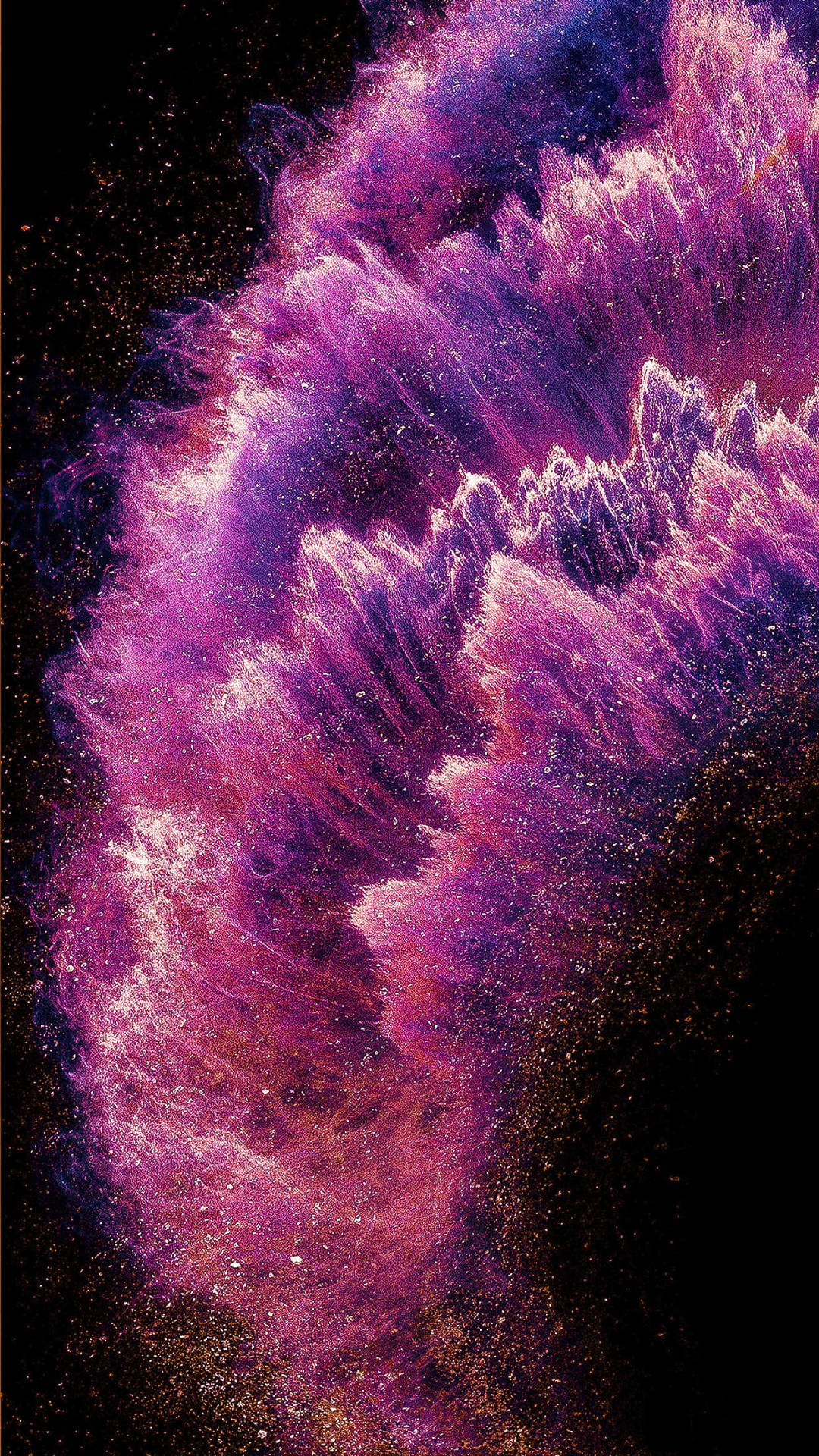 iPhone 桌布 壁紙 — 一個充滿活力的宇宙星雲在深紫色和粉紅色中旋轉，背景是佈滿星星的黑色虛空。