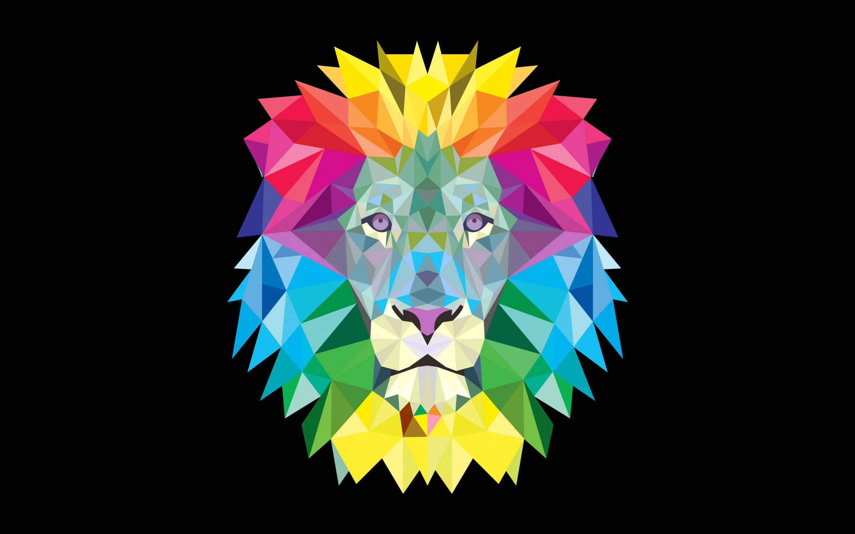 Lion Head 桌布 壁紙 — 一個充滿活力的幾何獅子頭，帶有彩虹色三角形切面，置於純黑背景上。