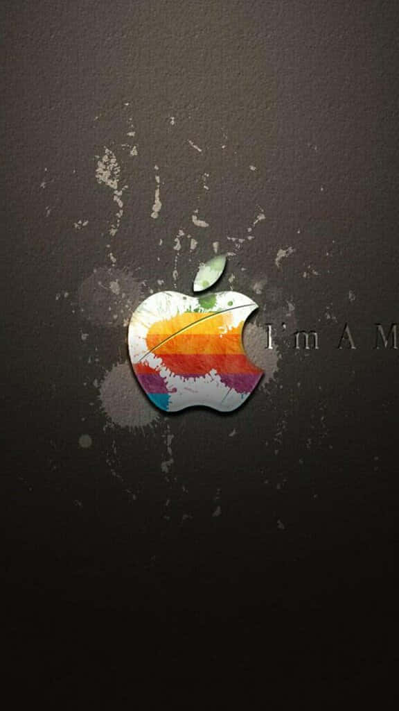 4K Apple 桌布 壁紙 — 一個充滿活力的彩虹飛濺填滿經典的Apple標誌，背景是帶有微弱塗鴉的深色紋理牆壁。