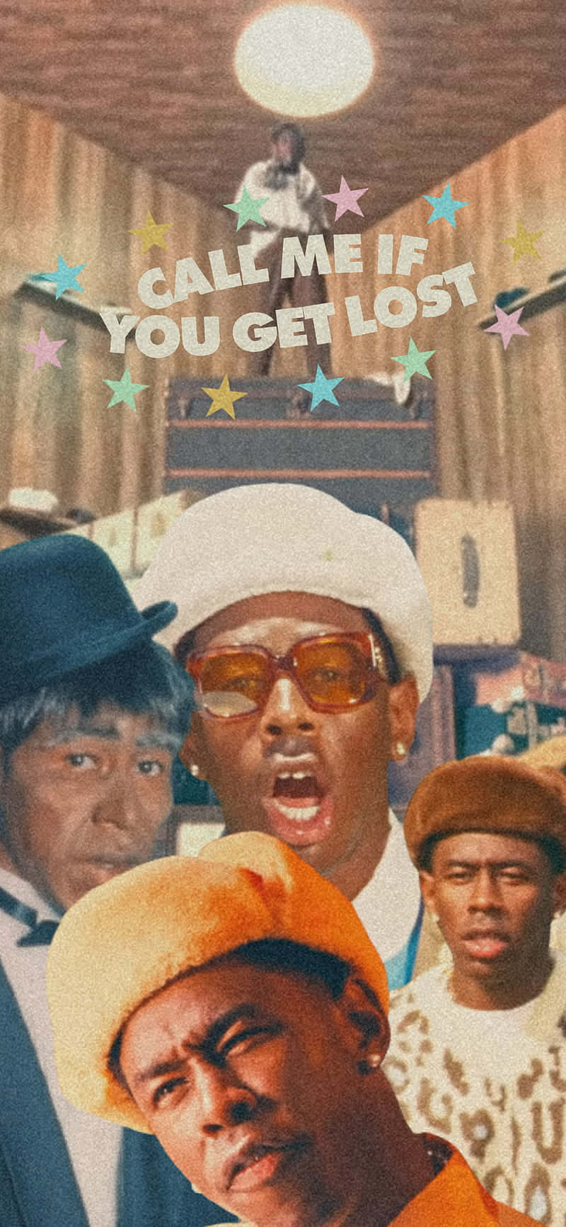 桌布 壁紙 — 一個充滿活力的拼貼畫，描繪了四位戴著彩色帽子和太陽眼鏡的男子，帶有 'CALL ME IF YOU GET LOST' 文字和星星，背景是復古房間。