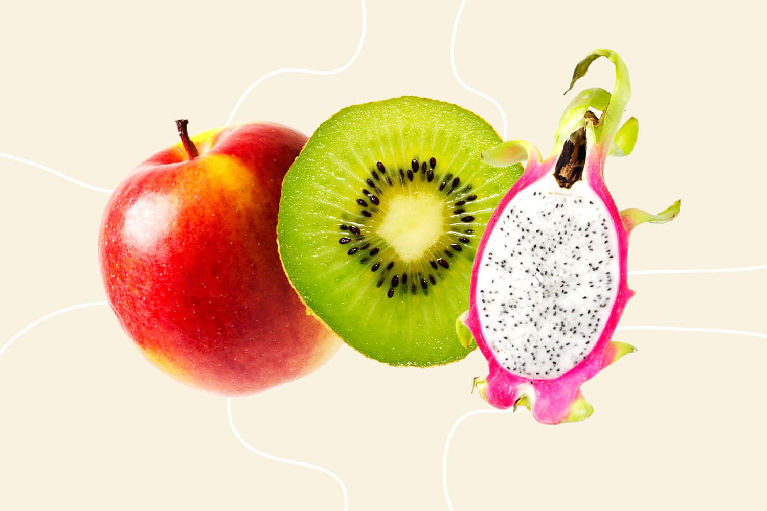 Fruits 桌布 壁紙 — 一個充滿活力的擺設，包括一個紅蘋果、切片奇異果和一個粉紅火龍果，放在柔和的米色背景上，帶有白色線條藝術。