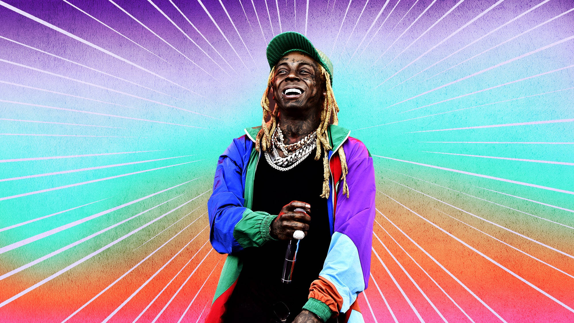 Lil Wayne 桌布 壁紙 — 一個充滿活力的數位肖像，描繪一位微笑的男子穿著色彩繽紛的夾克，在光芒四射的漸變背景前手持麥克風。