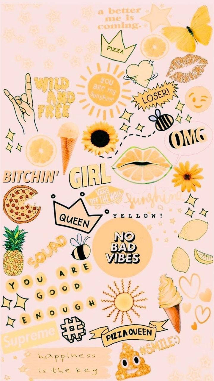 Cute Yellow Aesthetic 桌布 壁紙 — 一個充滿活力的粉紅色壁紙拼貼，以俏皮的塗鴉風格呈現黃色太陽、蜜蜂、披薩片和勵志語句。