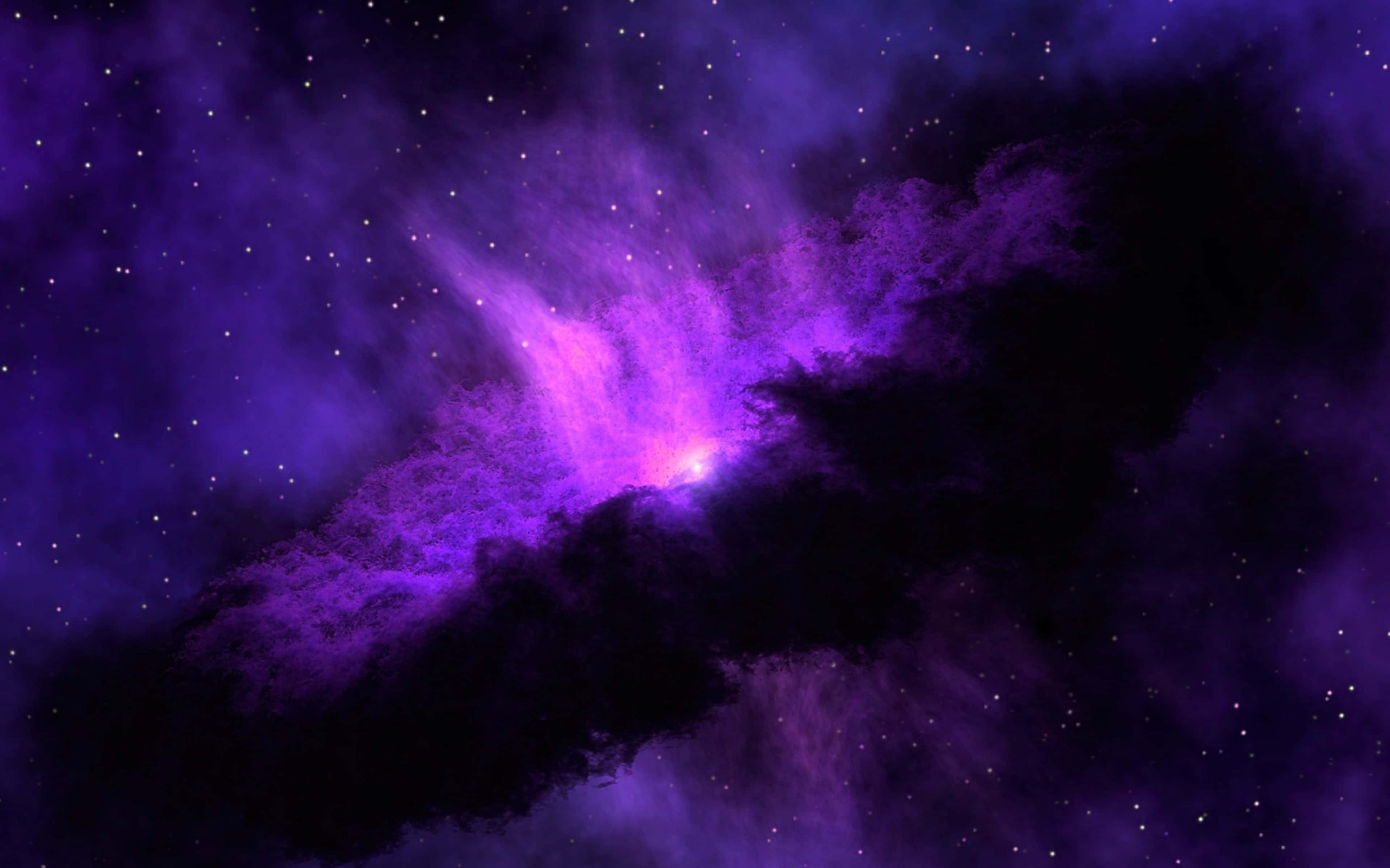 Black And Purple Galaxy 桌布 壁紙 — 一個充滿活力的紫色星雲在深空的星場中散發著宇宙能量。