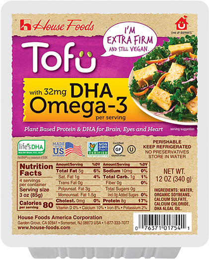 tofu 桌布 壁紙 — 一個充滿活力的豆腐包裝標籤，展示色彩繽紛的沙拉，配有豆腐塊和新鮮蔬菜。
