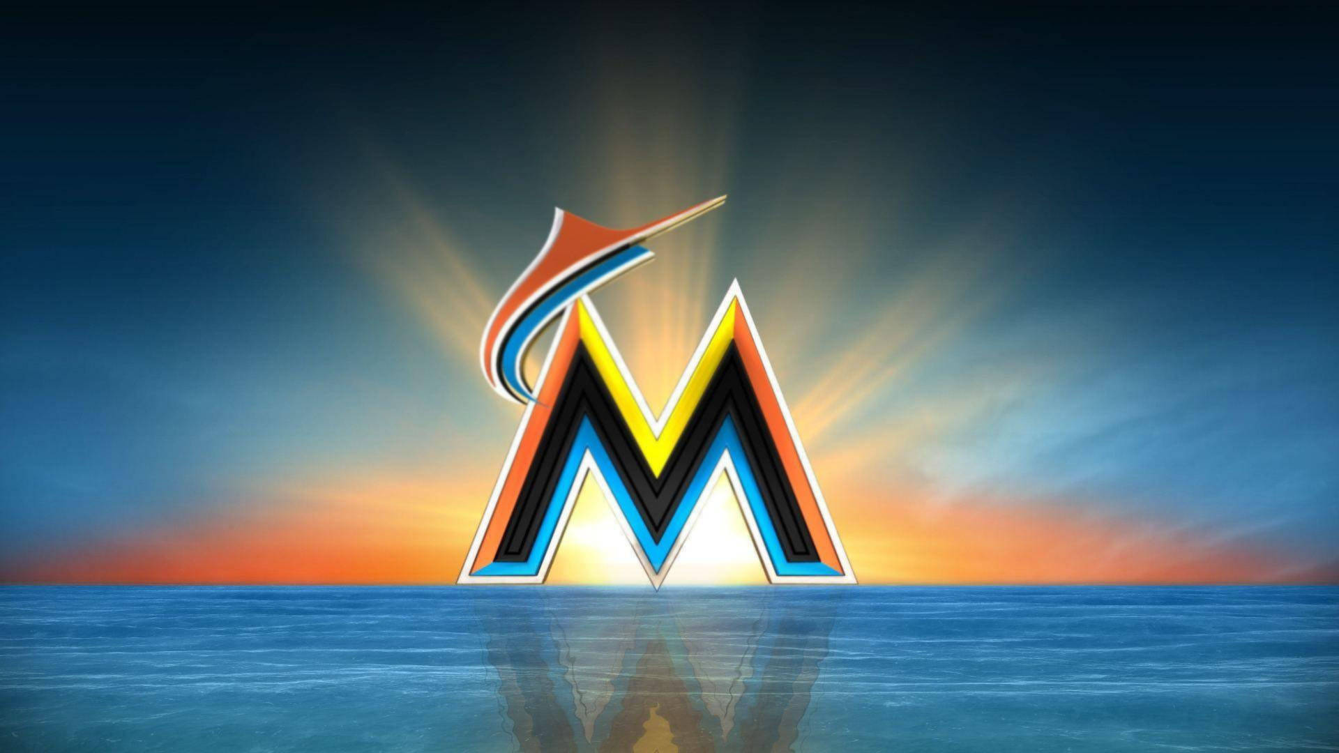 Marlins 桌布 壁紙 — 一個充滿活力的邁阿密馬林魚標誌在日落時從海洋中浮現，耀眼的光束穿透天空。