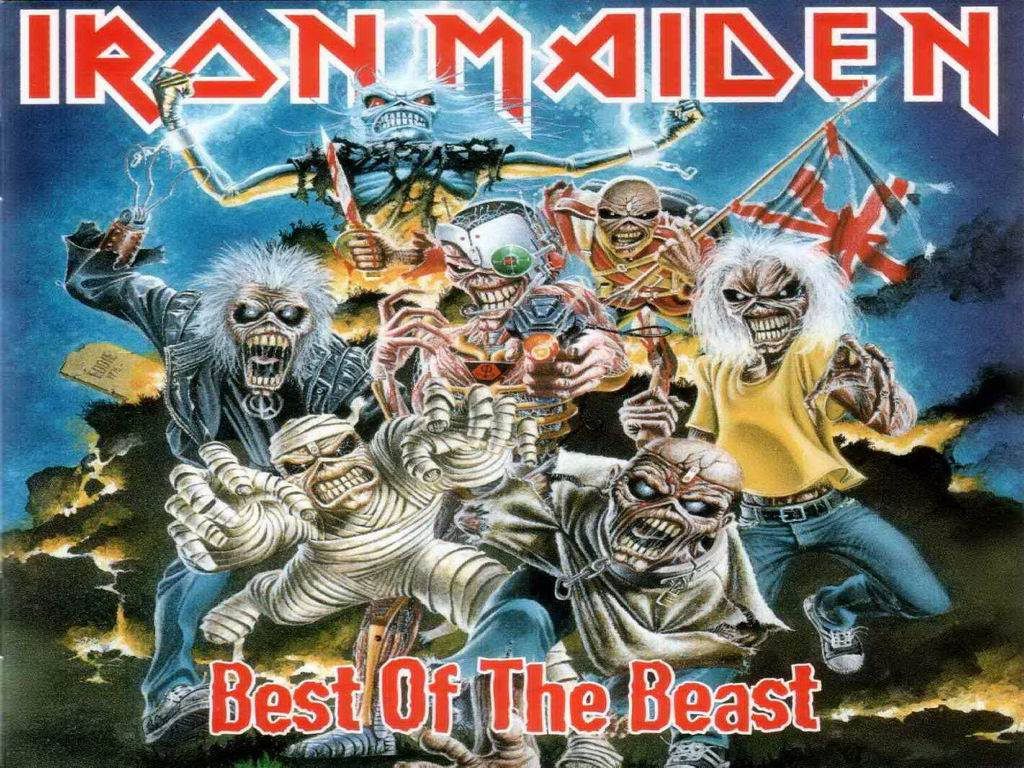 Iron Maiden 桌布 壁紙 — 一個充滿活力的重金屬專輯封面，描繪了骷髏樂隊成員在暴風雨的天空下，有著狂野的頭髮和侵略性的姿勢。