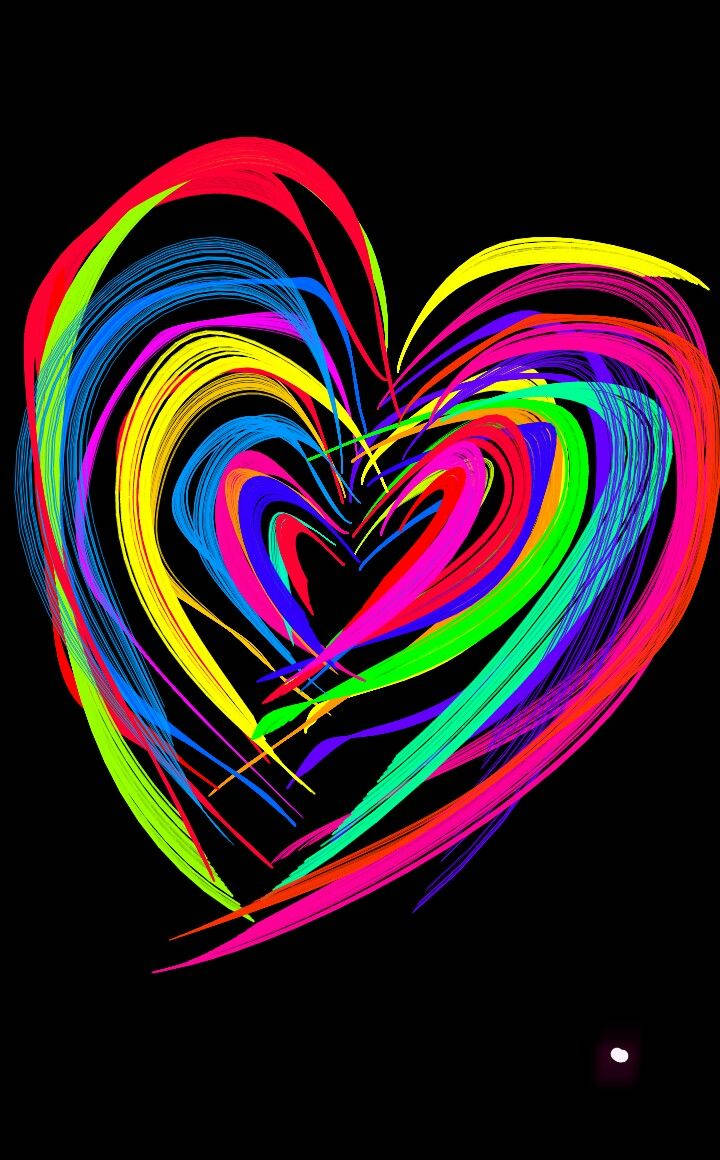 Y2k Heart 桌布 壁紙 — 一個充滿活力的霓虹心形在純黑背景上以電光彩虹筆觸旋轉。