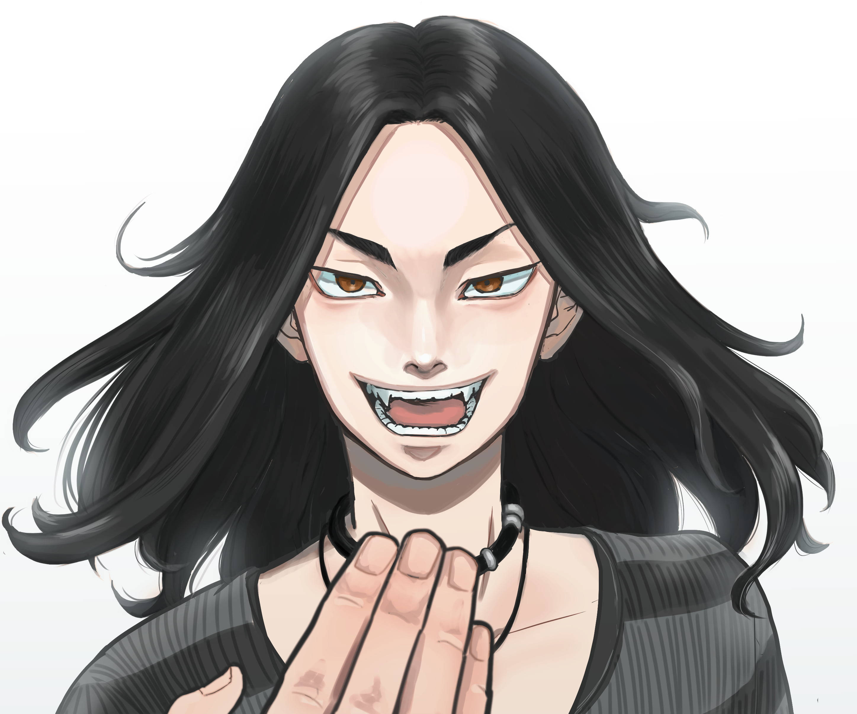 動漫男孩 桌布 壁紙 — 一個兇猛的動漫女人，長長的黑髮和尖牙，一邊舉起手一邊咧嘴笑。