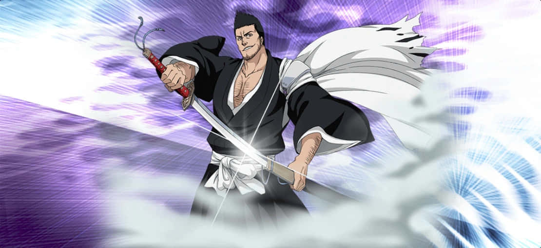 Isshin Kurosaki 桌布 壁紙 — 一個兇猛的動漫武士手持發光劍向前斬擊，背景是旋轉的紫色和白色能量。