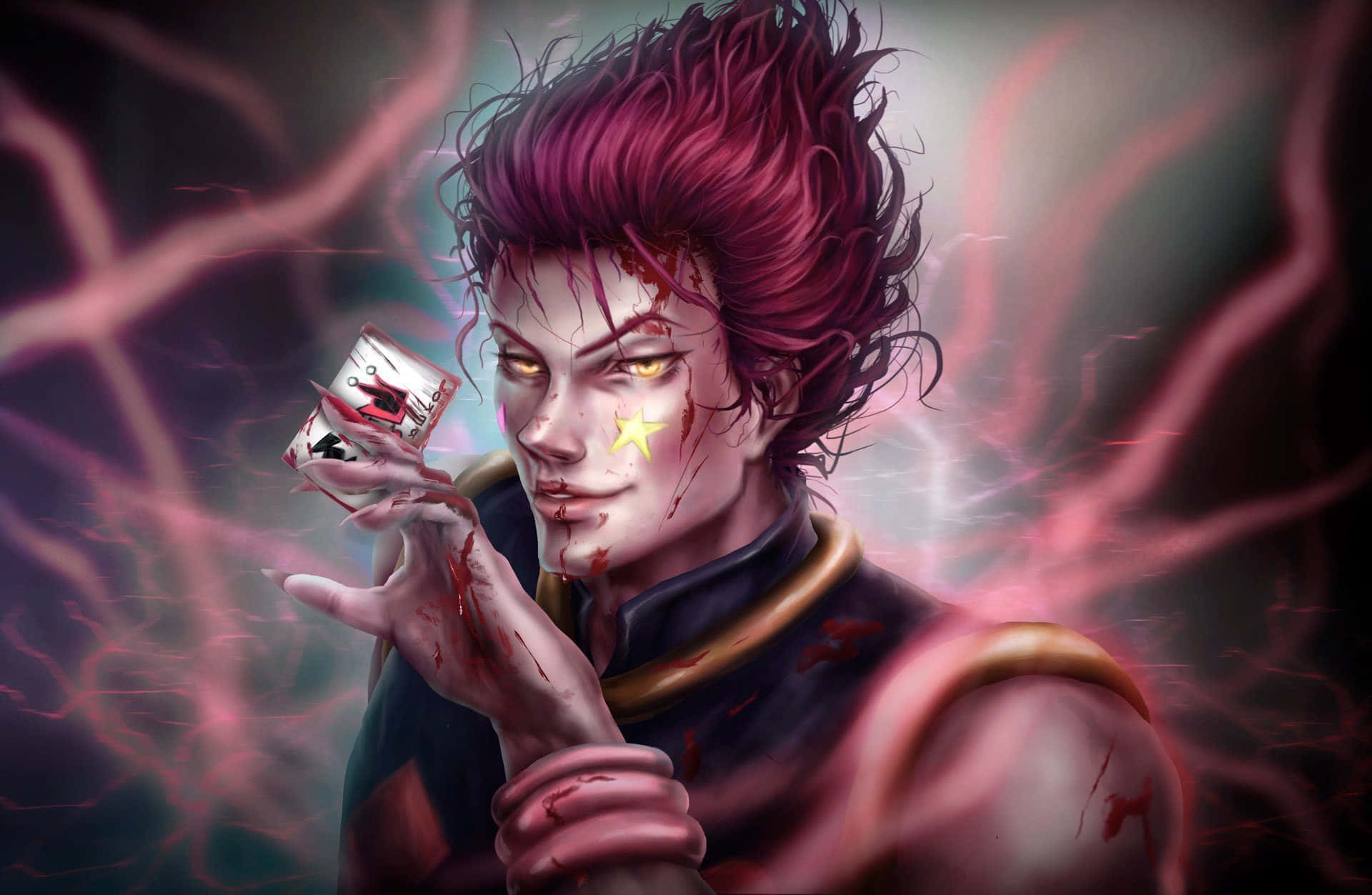 Hisoka Morow 桌布 壁紙 — 一個兇猛的動漫角色，擁有尖刺的洋紅色頭髮和發光的黃色眼睛，在劈啪作響的粉紅色能量中拿著一張沾血的撲克牌。