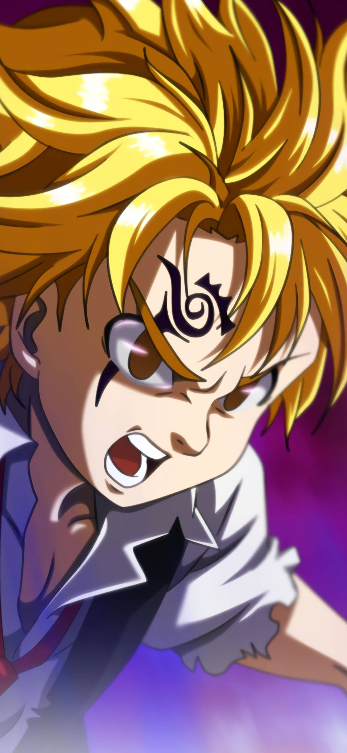 Meliodas 桌布 壁紙 — 一個兇猛的動漫角色，有著尖刺的金色頭髮和發光的標記，在紫色背景前咆哮前進。