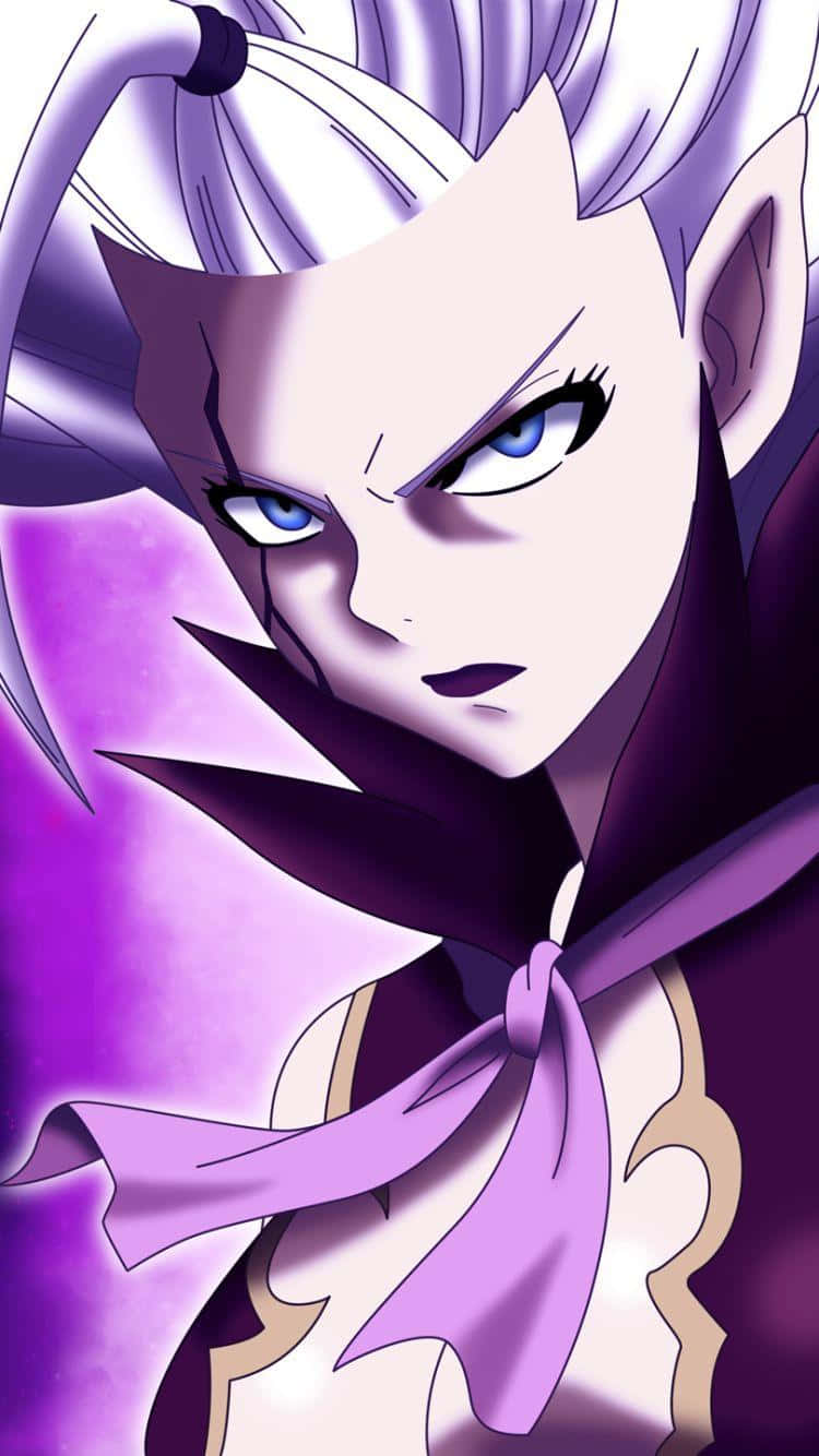 Mirajane Strauss 桌布 壁紙 — 一個兇猛的動漫角色，紫色頭髮和藍色眼睛，在發光的紫色背景下強烈凝視。