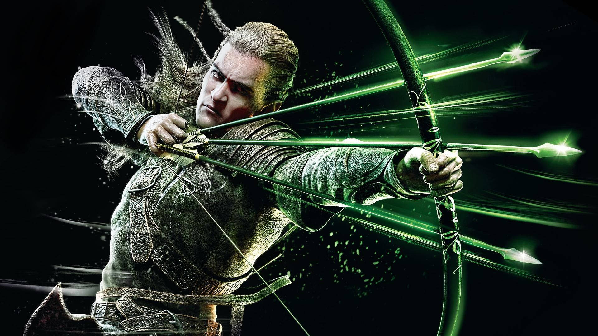 Archery 桌布 壁紙 — 一個兇猛的精靈戰士拉開發光的綠色弓，多支箭矢在黑暗背景中向前飛馳。