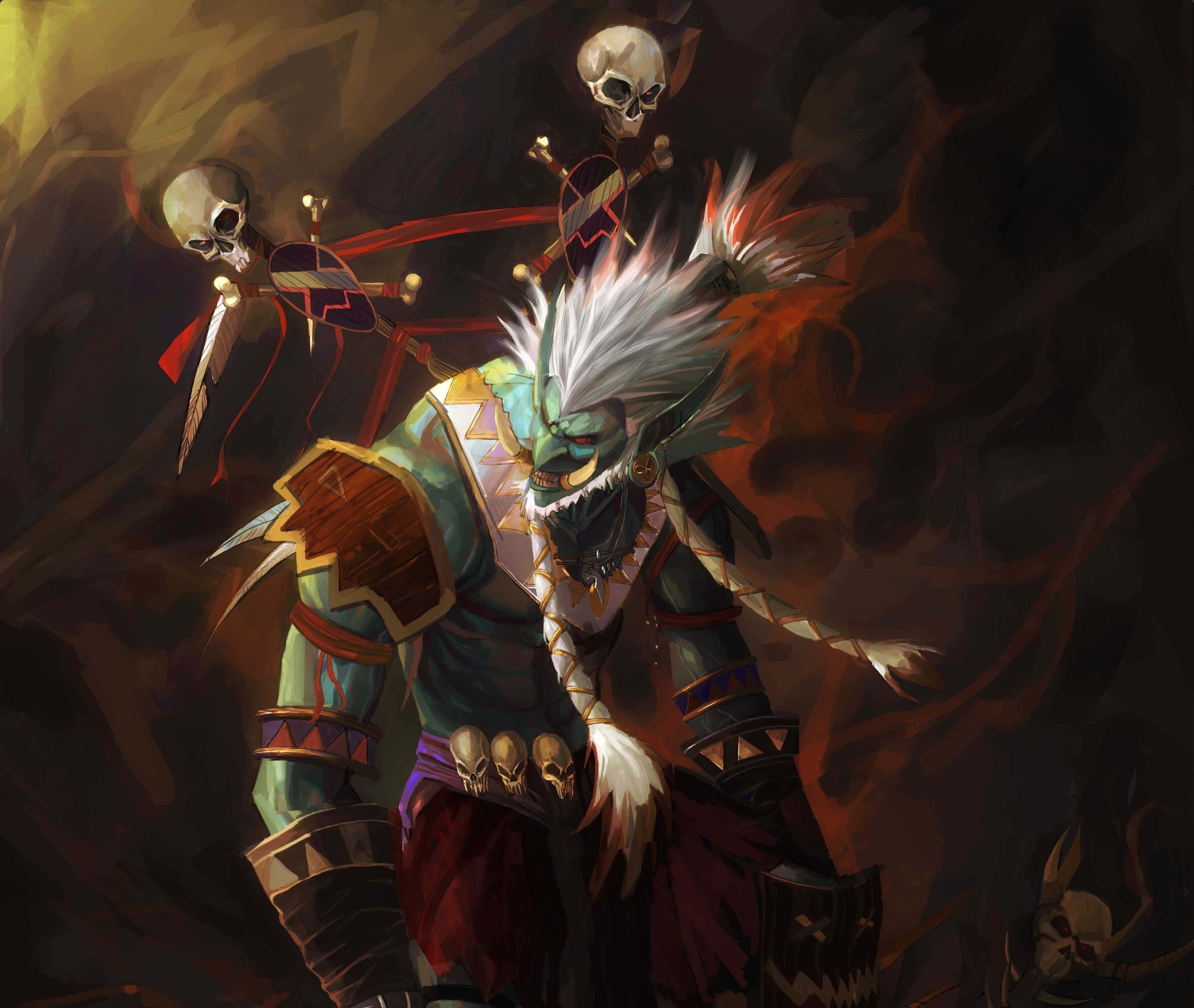 World Of Warcraft Races 桌布 壁紙 — 一個兇猛的綠色皮膚戰士，白髮，身穿飾有骷髏的盔甲，站在黑暗煙霧瀰漫的戰場上，揮舞著劍和盾牌。
