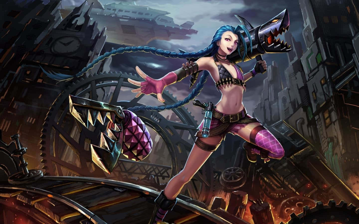 Jinx 桌布 壁紙 — 一個兇猛的藍髮戰士，配備機械裝備和帶刺狼牙棒，站在破碎的發條城市景觀之上，天空風雨交加。