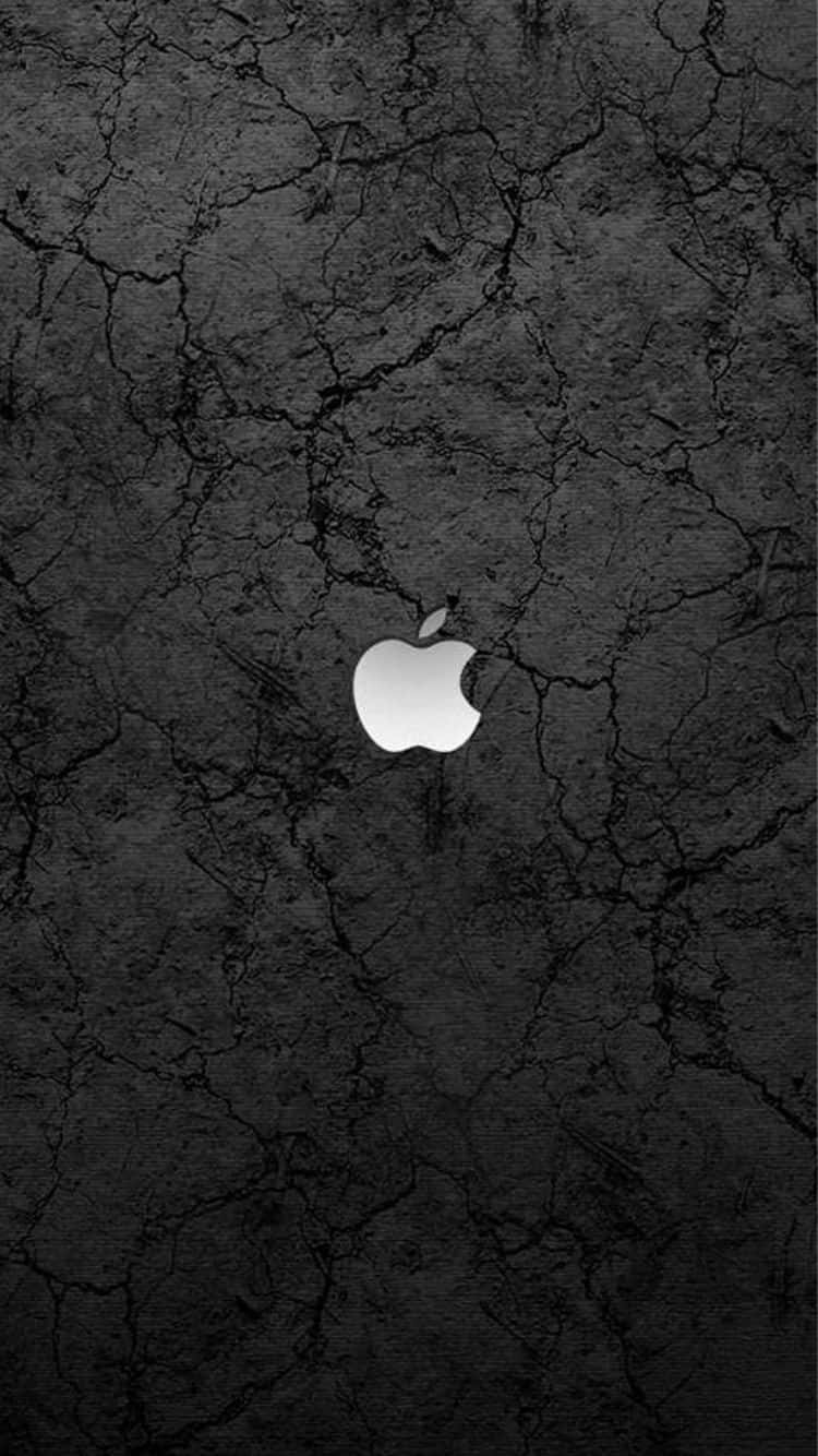 iPhone 6s 桌布 壁紙 — 一個光滑的白色Apple標誌居中在裂紋深灰色混凝土紋理上。