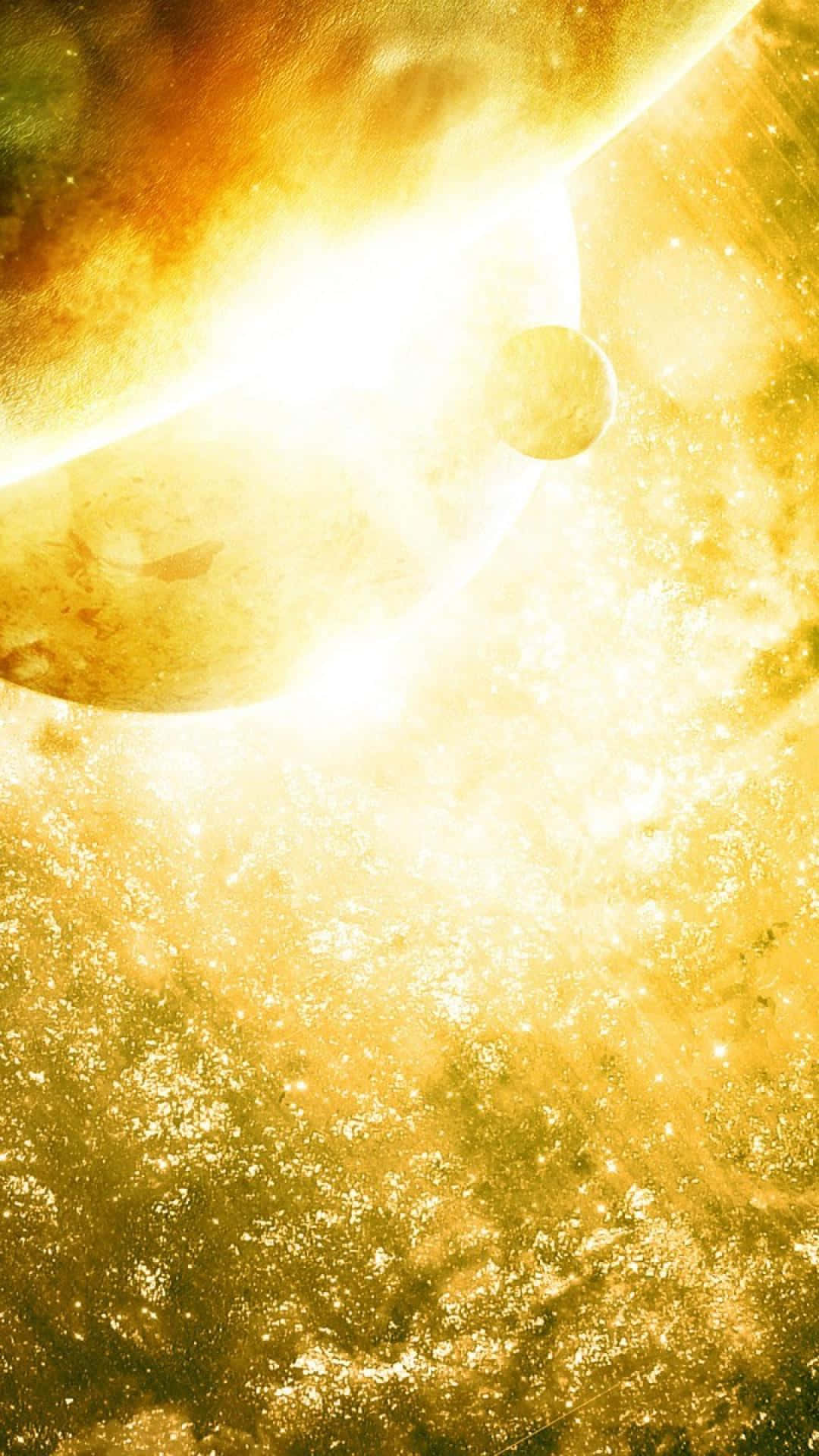 Yellow Galaxy 桌布 壁紙 — 一個光芒四射的金色星雲，帶有發光的天體和旋轉的宇宙塵埃，呈現出充滿活力的太空場景。