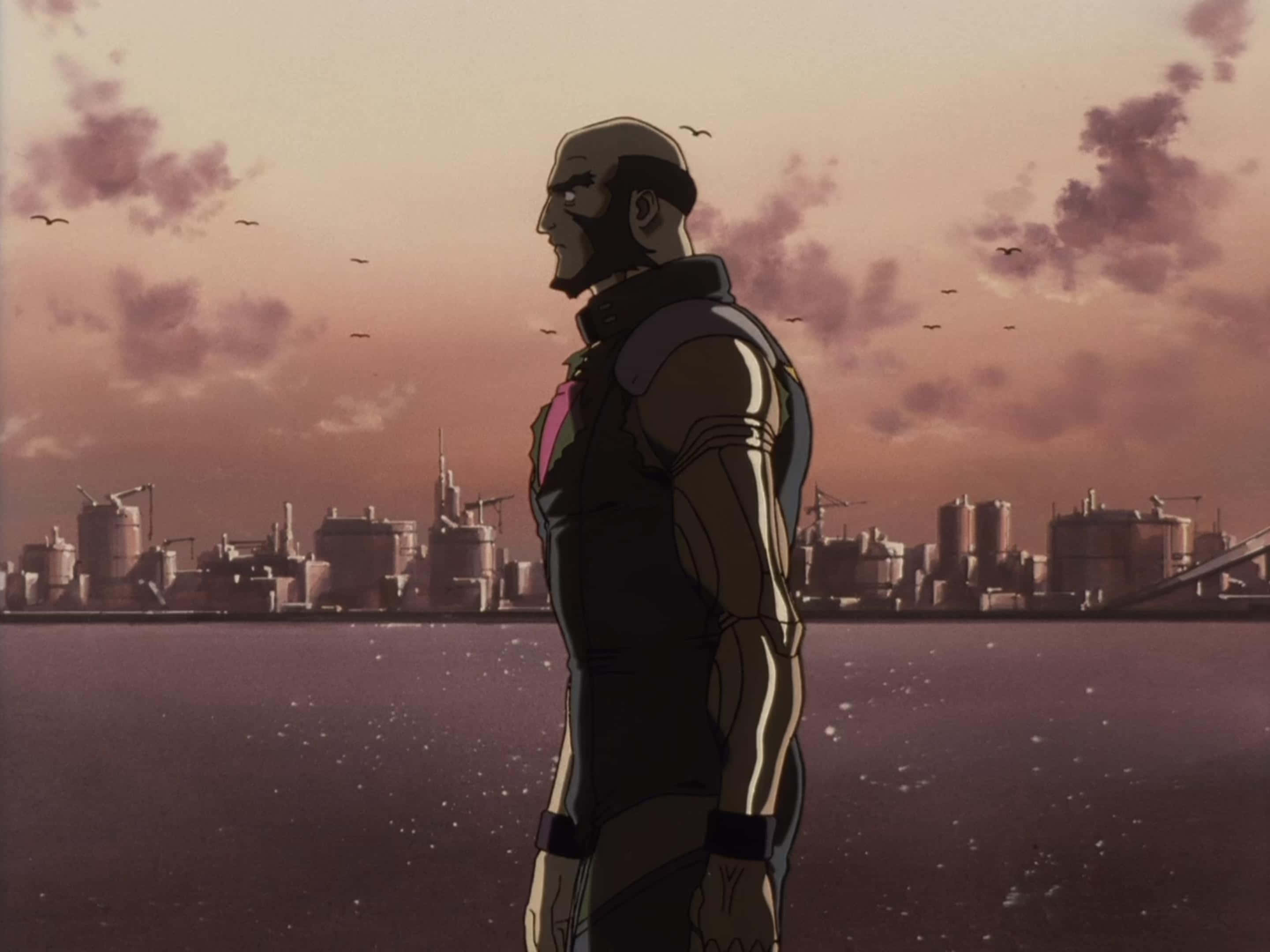 Cowboy Bebop Jet Black 桌布 壁紙 — 一個光頭動畫男人穿著深色西裝站在水邊，凝視著黃昏的工業城市景觀，鳥兒在頭頂飛翔。