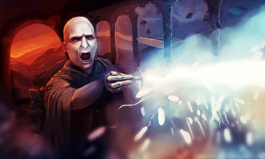 voldemort 桌布 壁紙 — 一個光頭巫師穿著黑色長袍，在熾熱的洞穴中尖叫著，從他伸出的手中發出一道刺眼的白魔法衝擊波。