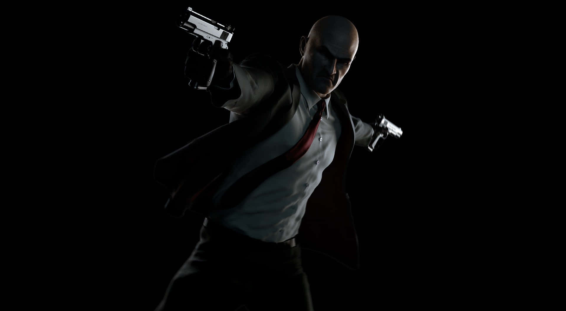 Hitman Desktop 桌布 壁紙 — 一個光頭殺手穿著白襯衫和紅領帶，在戲劇性燈光下以黑色背景為襯，瞄準兩把手槍。