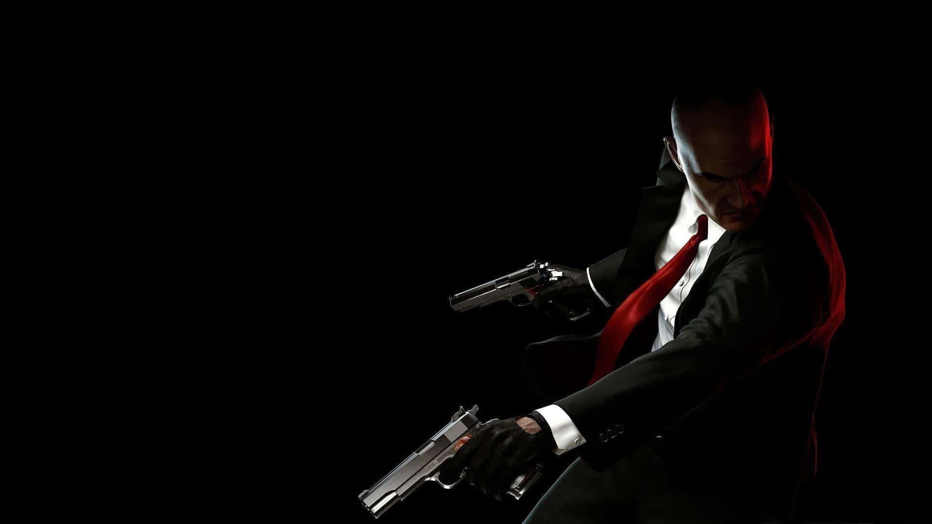 Hitman Desktop 桌布 壁紙 — 一個光頭殺手穿著黑色西裝和紅色領帶，在戲劇性的紅色燈光下，對著純黑色背景瞄準兩把手槍。