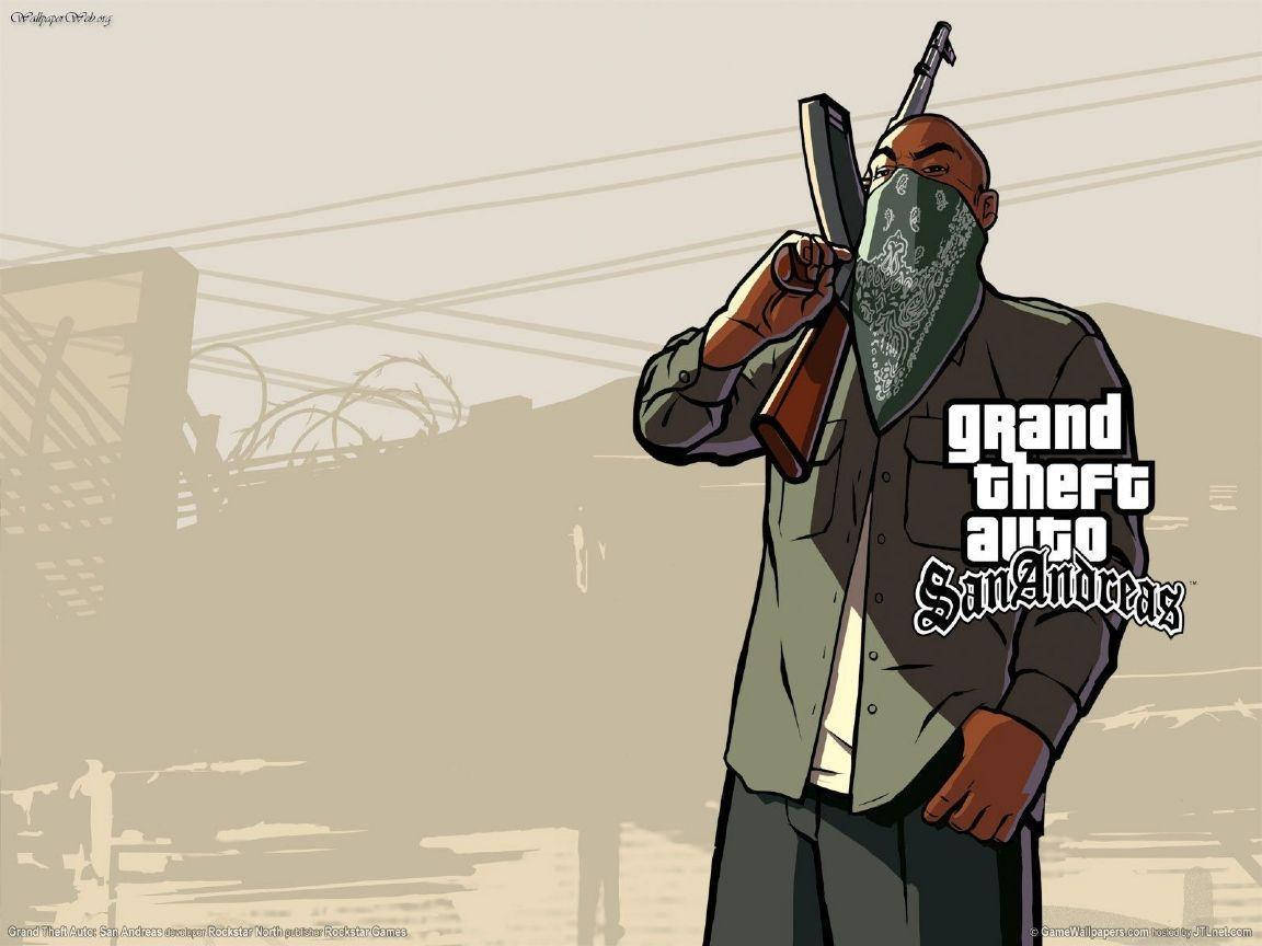 GTA 聖安地列斯 桌布 壁紙 — 一個光頭男子戴著綠色頭巾和外套，在帶有鐵絲網和褪色塗鴉的粗糙城市背景下持步槍。