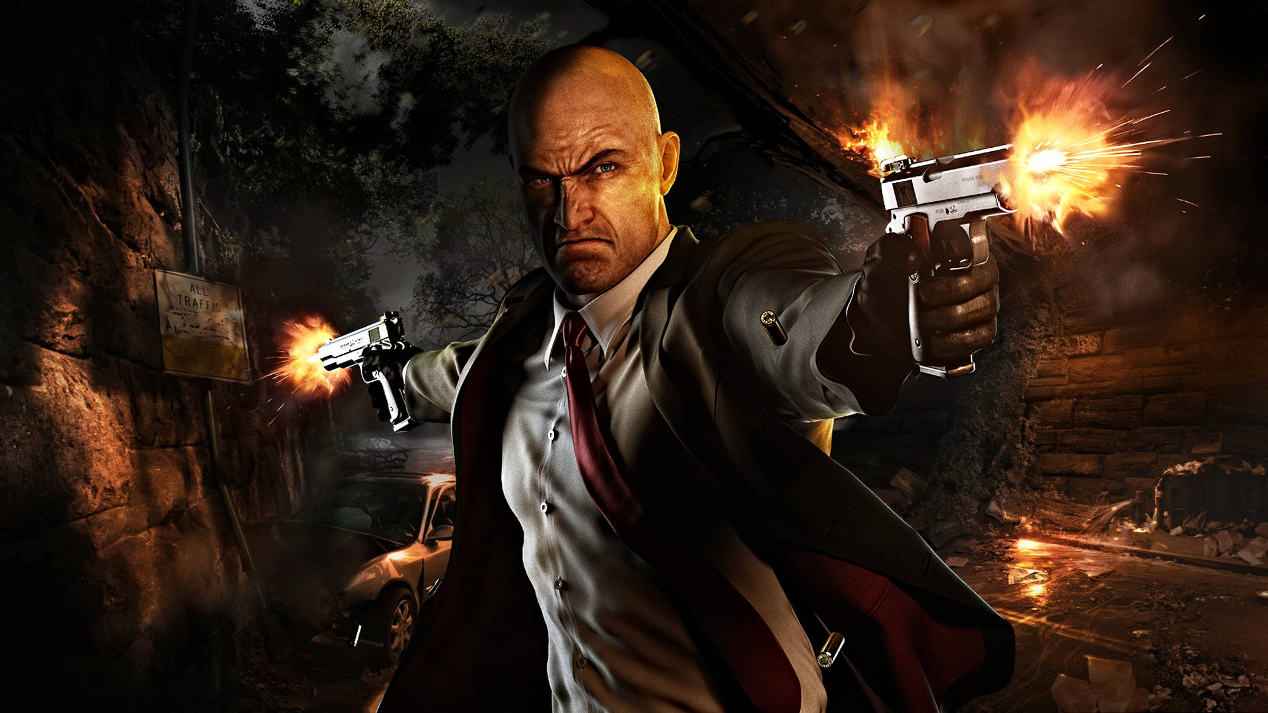 hitman absolution HD 桌布 壁紙 — 一個光頭西裝男子在夜晚的黑暗小巷中開兩槍，槍口閃光。