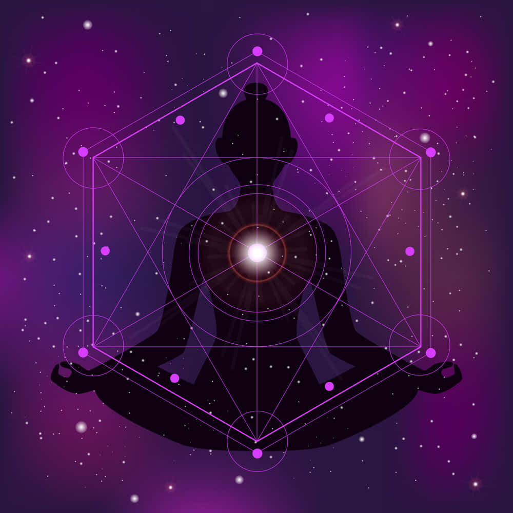 六邊形 桌布 壁紙 — 一個冥想者的剪影，被發光的幾何圖案包圍，背景是繁星點點的紫色宇宙。