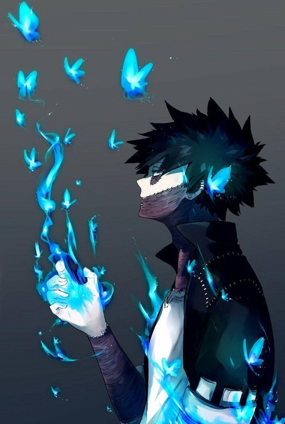 Dabi Aesthetic 桌布 壁紙 — 一個刺蝟頭動漫角色側面，在深灰色背景前從手中釋放出發光的藍色蝴蝶和能量。