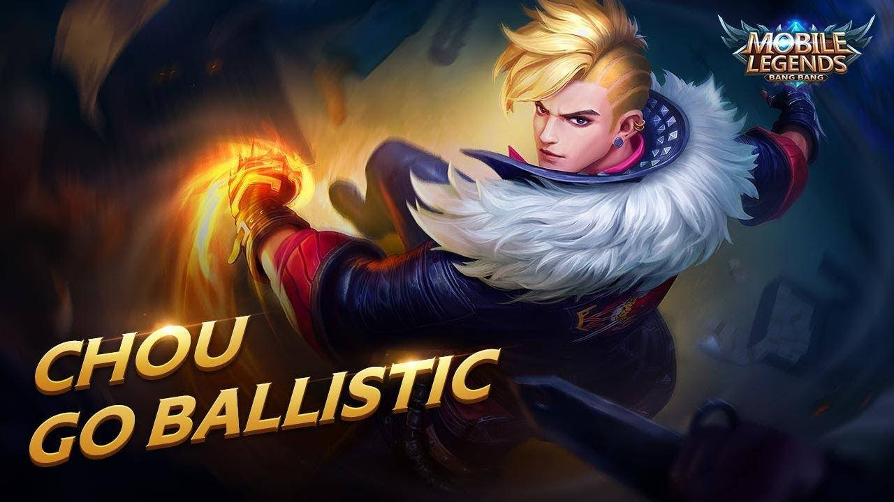 Mobile Legends 動態圖 桌布 壁紙 — 一個動態的動漫戰士，金髮白毛領，在戲劇性的遊戲宣傳藝術中釋放熾熱能量。