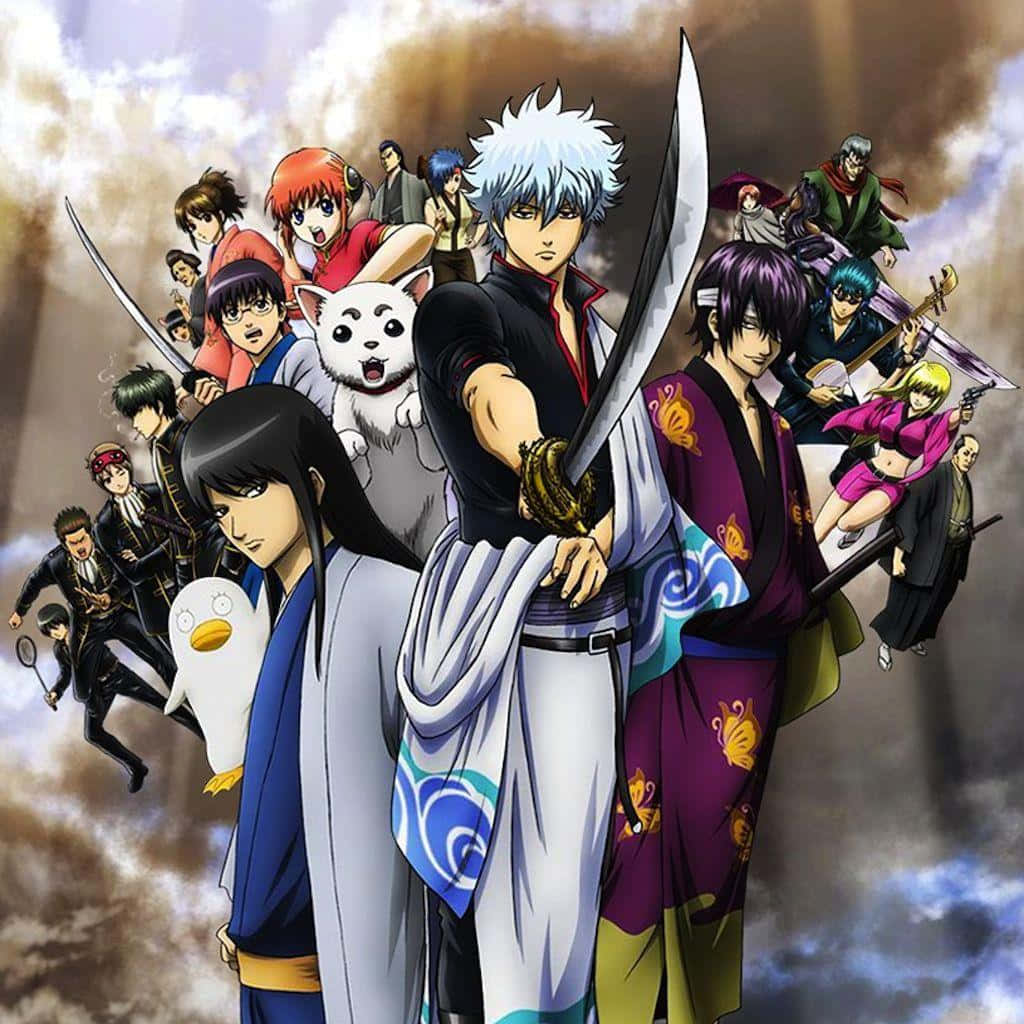 銀魂 桌布 壁紙 — 一個動態的動漫武士和同伴群體，帶著劍和寵物，背景是暴風雨的天空。