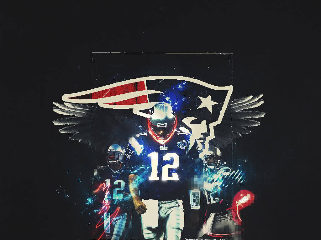 Patriots 桌布 壁紙 — 一個動態的數位藝術肖像，描繪身穿12號球衣的足球運動員，帶有發光藍色能量效果和翅膀，背景為深色。
