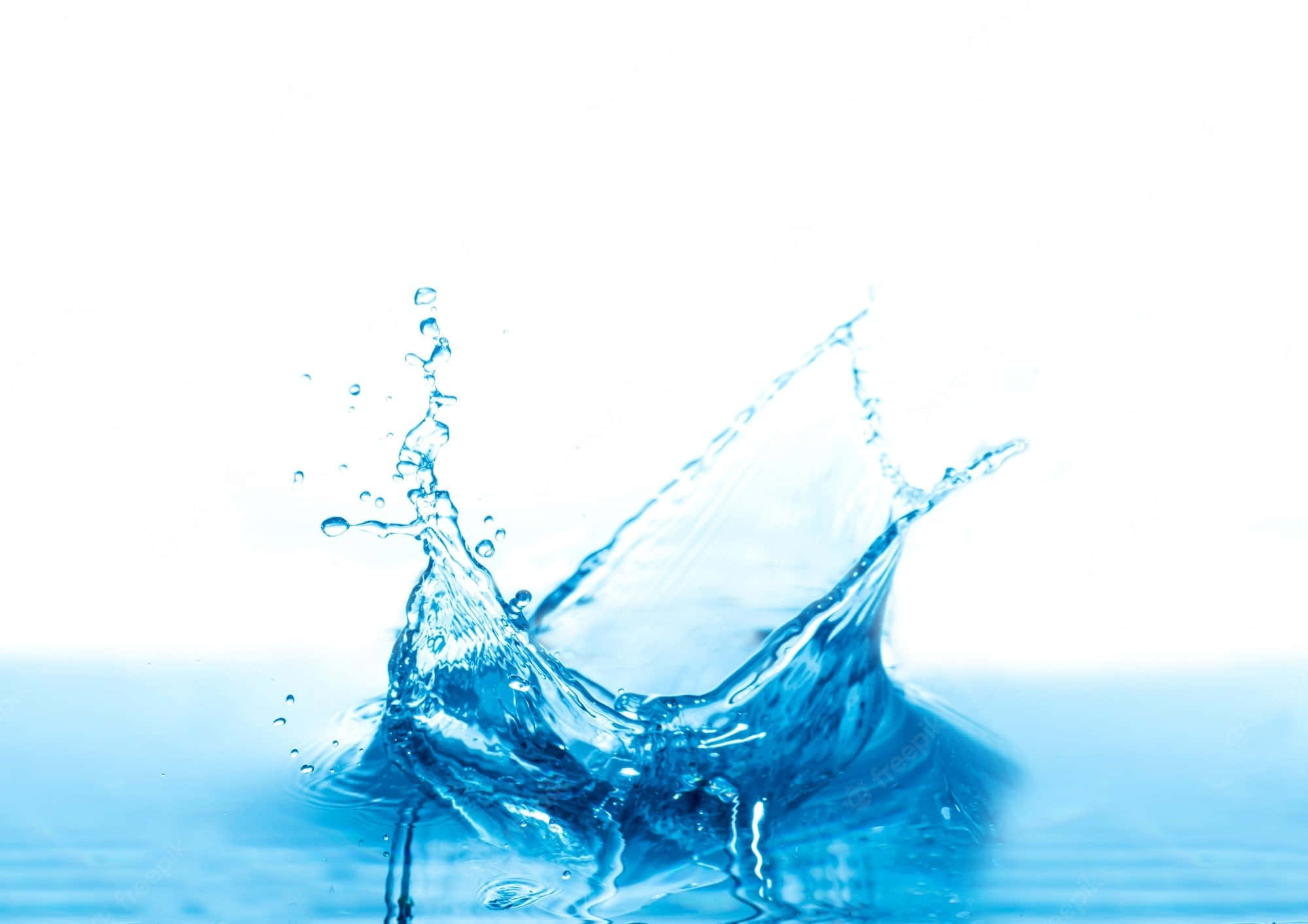 Splash 桌布 壁紙 — 一個動態的藍色水花在明亮的白色背景下凝固在半空中。