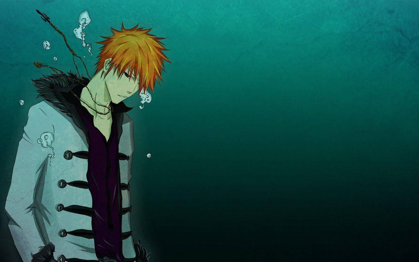Ichigo 桌布 壁紙 — 一個動漫角色，擁有尖刺的橙色頭髮和白色外套，站在水下的藍綠色深淵中，氣泡在他周圍升起。