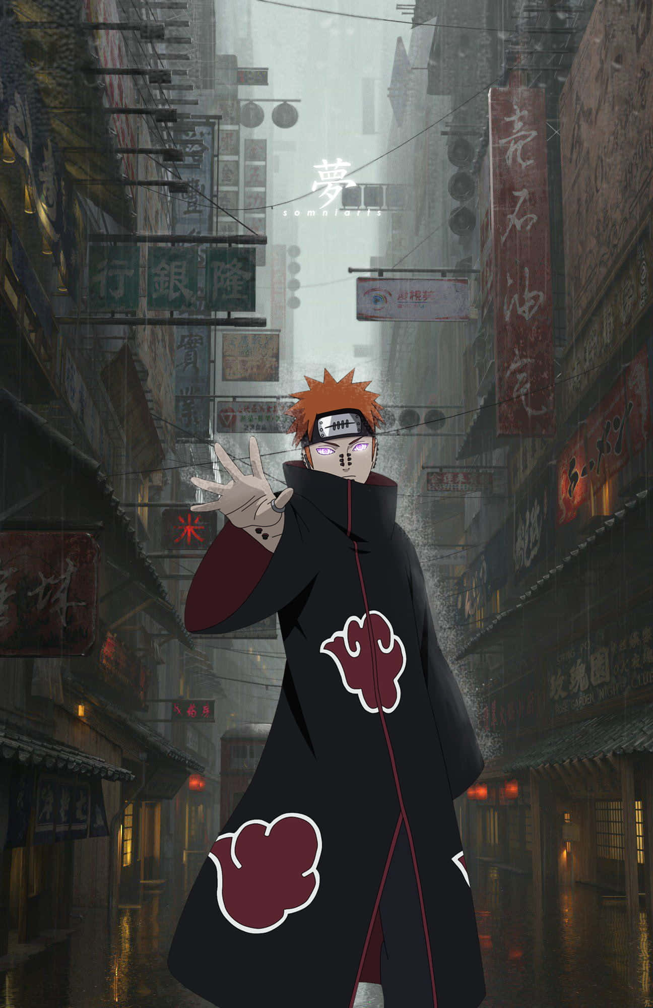 Akatsuki Poster 桌布 壁紙 — 一個動漫角色，擁有尖刺的橙色頭髮和黑色斗篷，站在一條下雨的霓虹燈小巷中，周圍有發光的招牌。