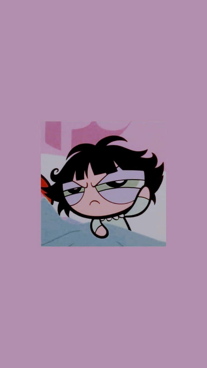 Powerpuff Girls Aesthetic 桌布 壁紙 — 一個動漫風格的卡通女孩，黑色頭髮，憤怒的眼神，在柔和粉紅色背景前強烈凝視。