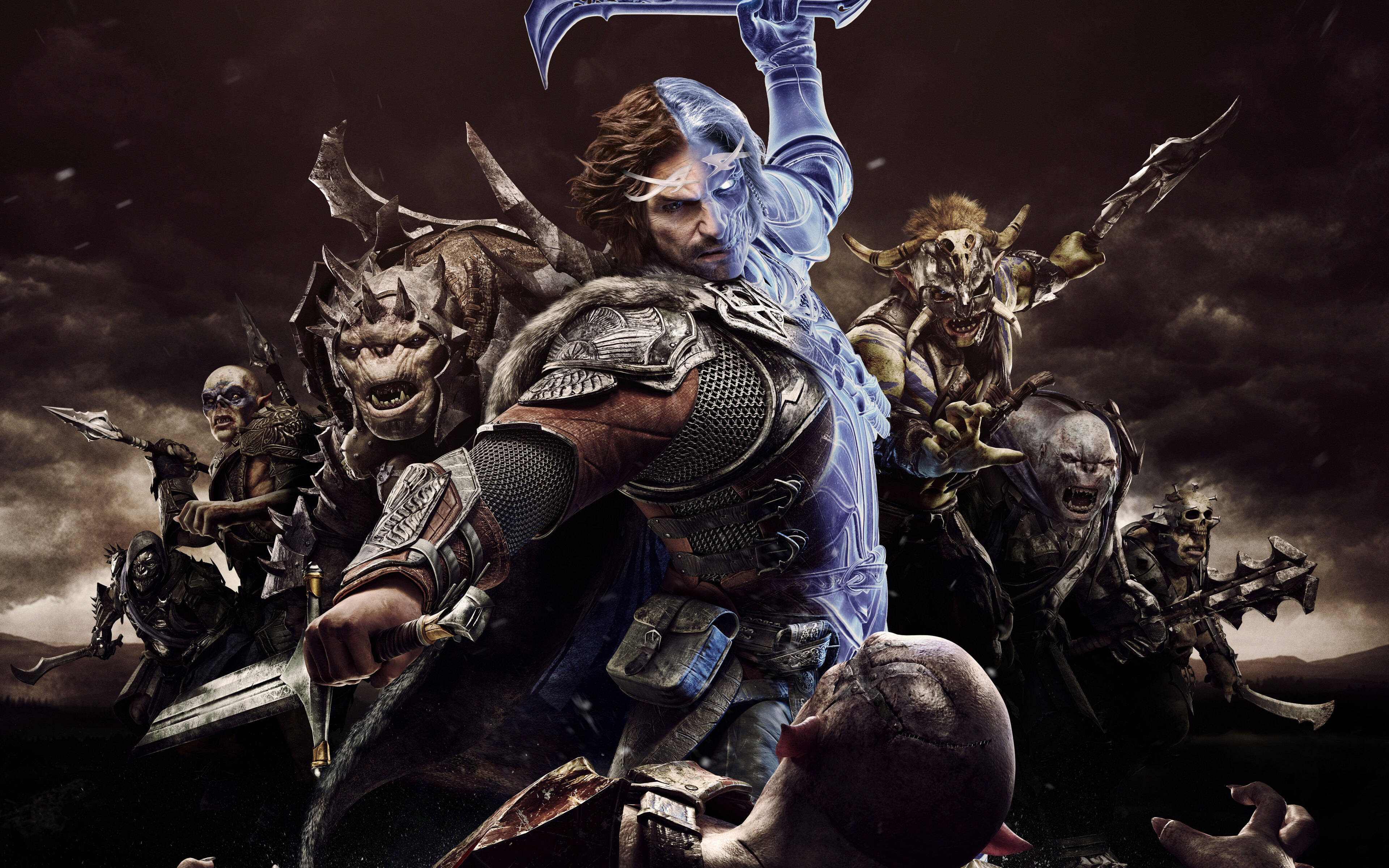 shadow of war 4K 桌布 壁紙 — 一個半身發出藍光的戰士，在暴風雨的天空下，挑釁地站在一群怪物敵人之中。