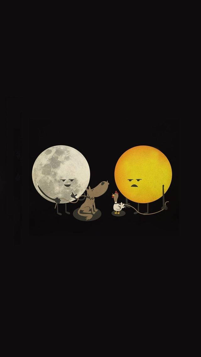 太陽與月亮 桌布 壁紙 — 一個卡通月亮和太陽帶著憤怒的表情站在高蹺上，而一隻狗和一隻雞在黑色背景下抬頭看著它們。