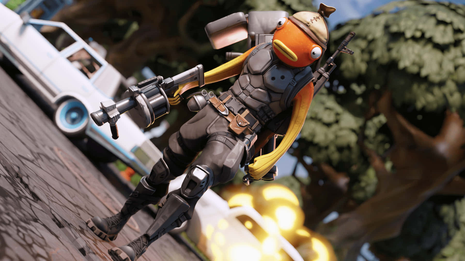 Fortnite Fishstick 桌布 壁紙 — 一個卡通橙色魚角色穿著戰術裝備跳過屋頂，下方有武器發射火花。