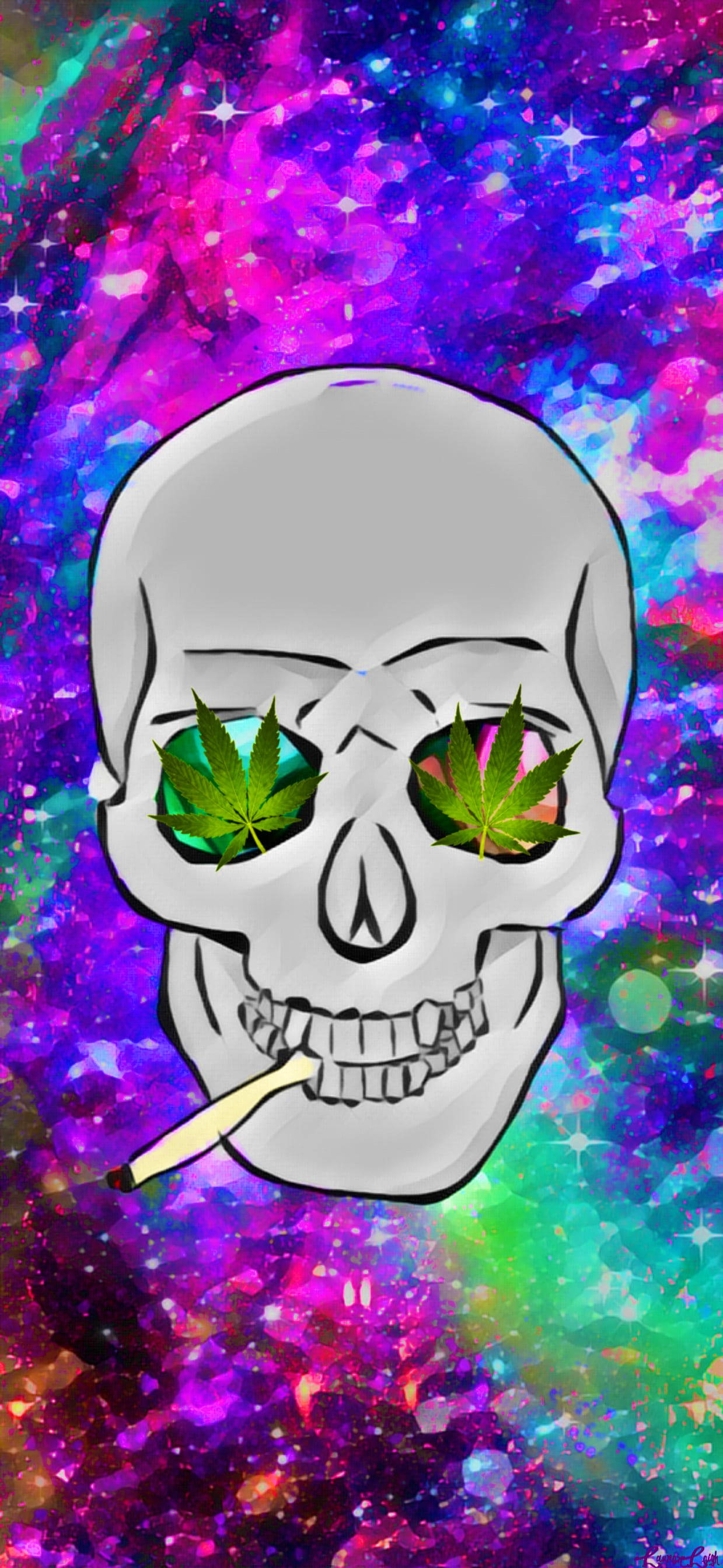 骷髏頭動圖 桌布 壁紙 — 一個卡通骷髏頭，有大麻葉眼睛，叼著煙，背景是閃爍的宇宙彩虹。